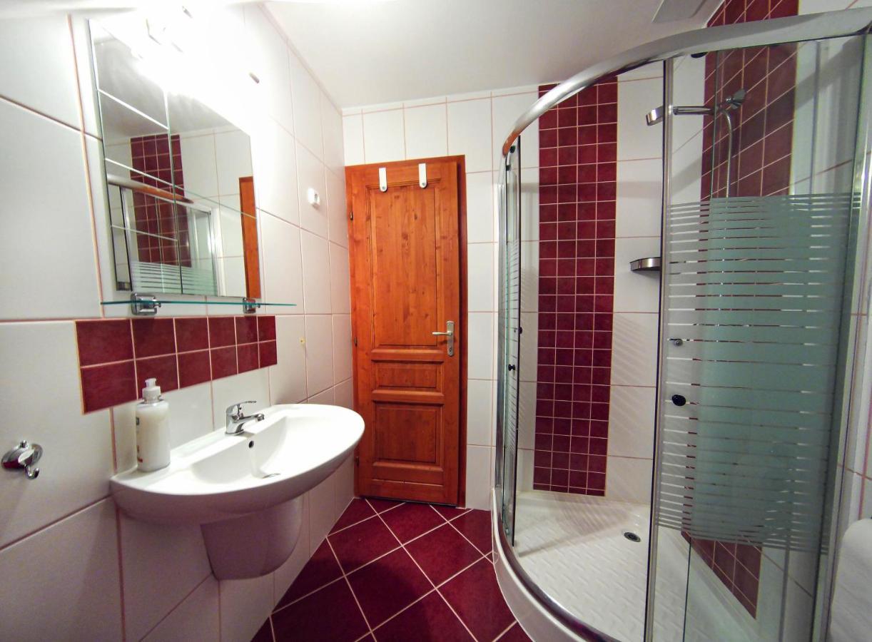 Notafa Vendeghaz Eger Otel Dış mekan fotoğraf